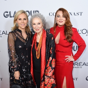 Regarder la vidéo Tory Burch, Margaret Atwood, and Samantha Barry attend the 2019 Glamour Women